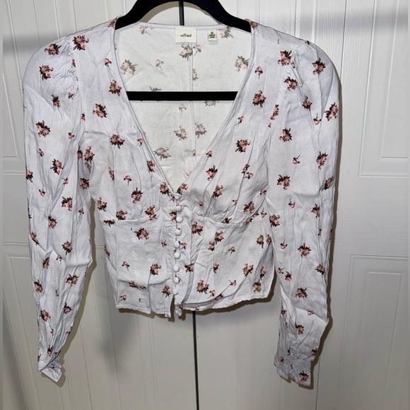 Aritzia White floral blouse with a touch of pink #floralblouse #aritzia - Picture 2 of 4